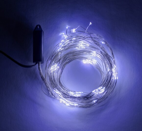 LED Svetelná reťaz - 12 x 1,5m, studená biela
