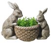 Zajace pri košíku, magnesia, 42x31x30 cm